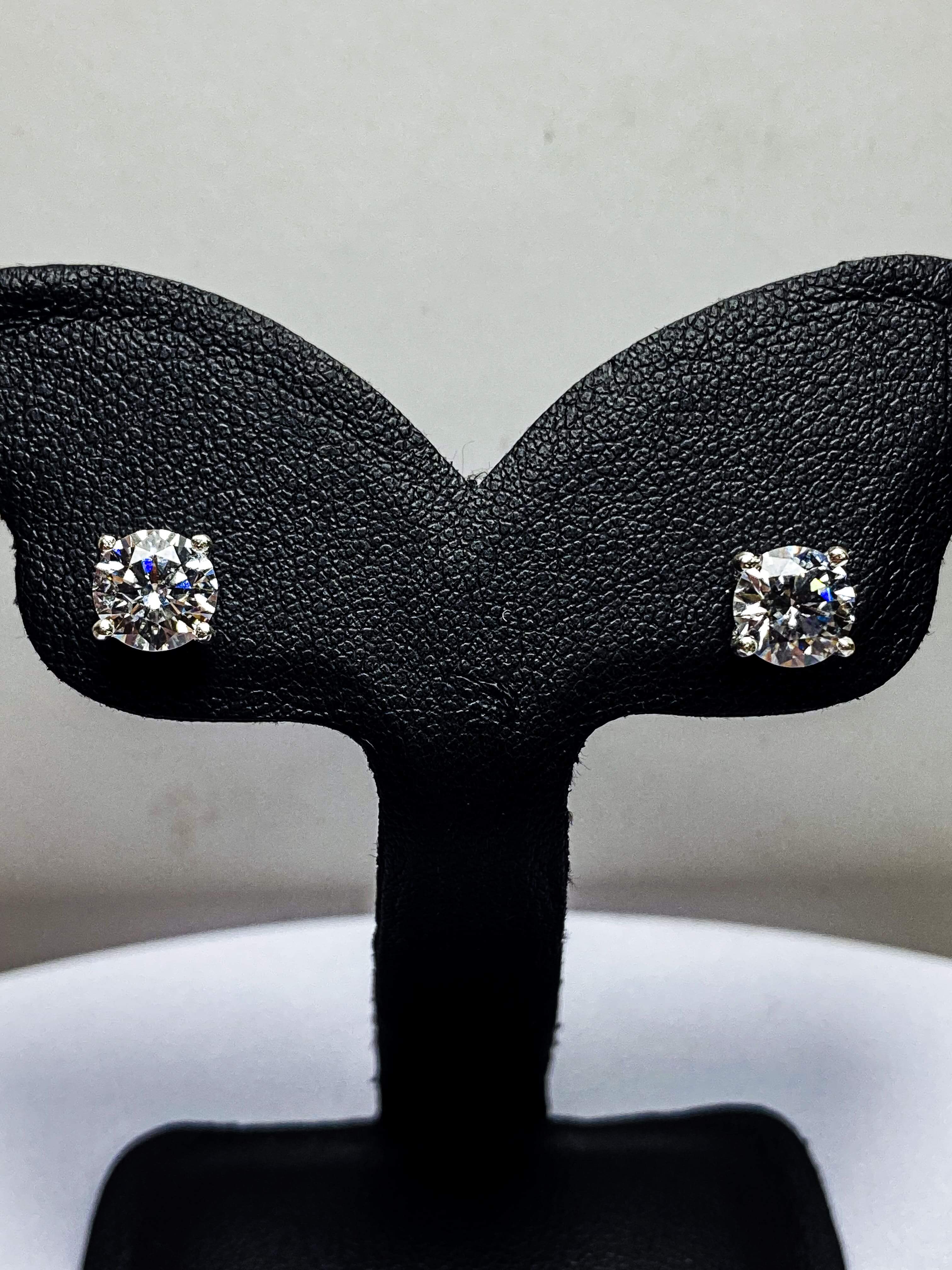 Stud Earring