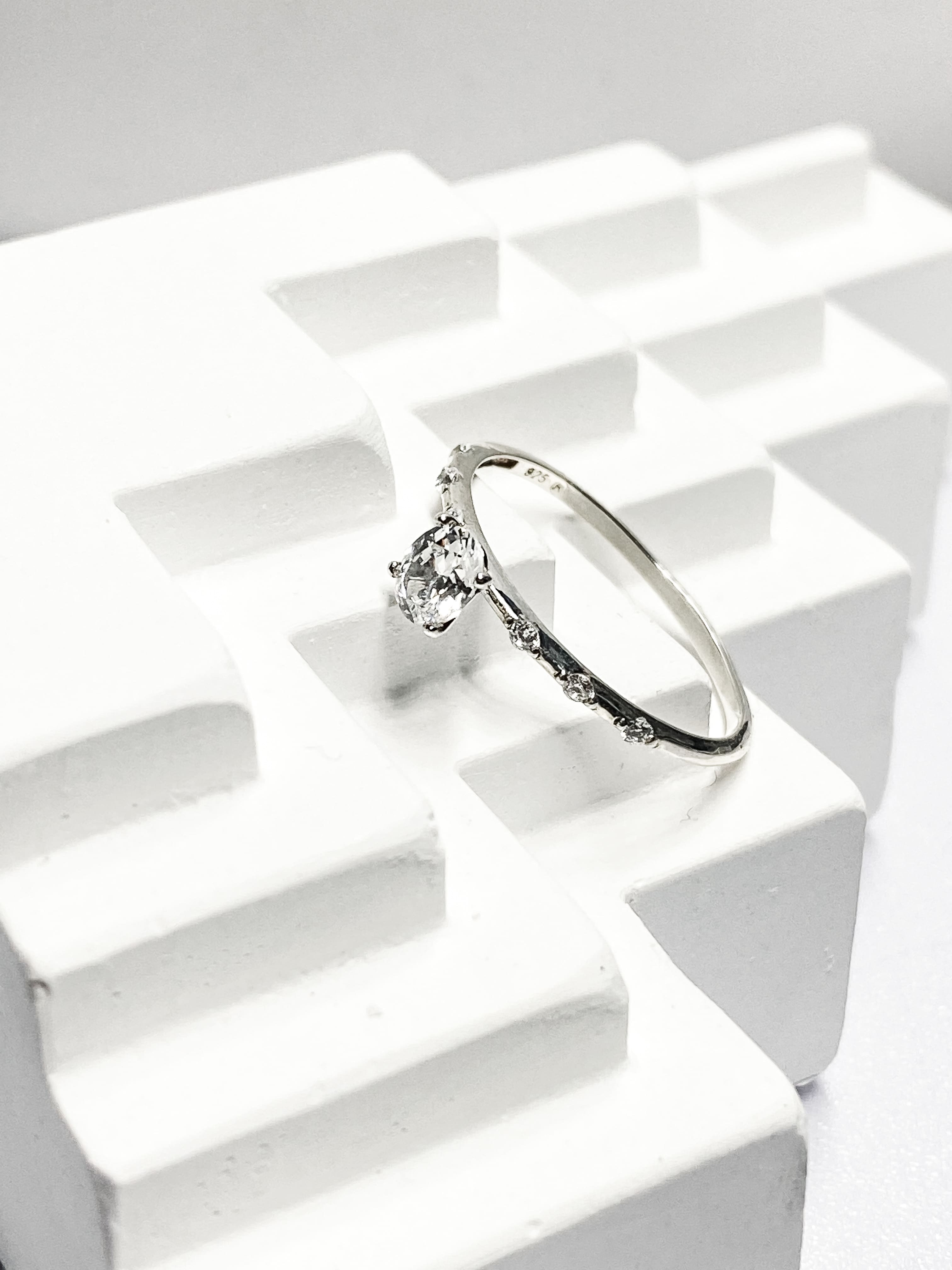 Solitaire Ring II